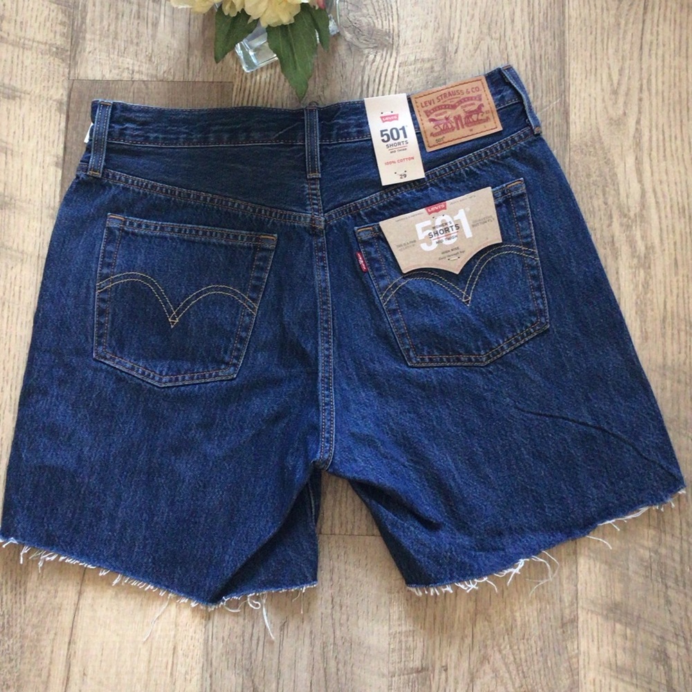 Levi's 501 high Rise Mid Thigh Shorts 🎀 - Picture 4 of 13